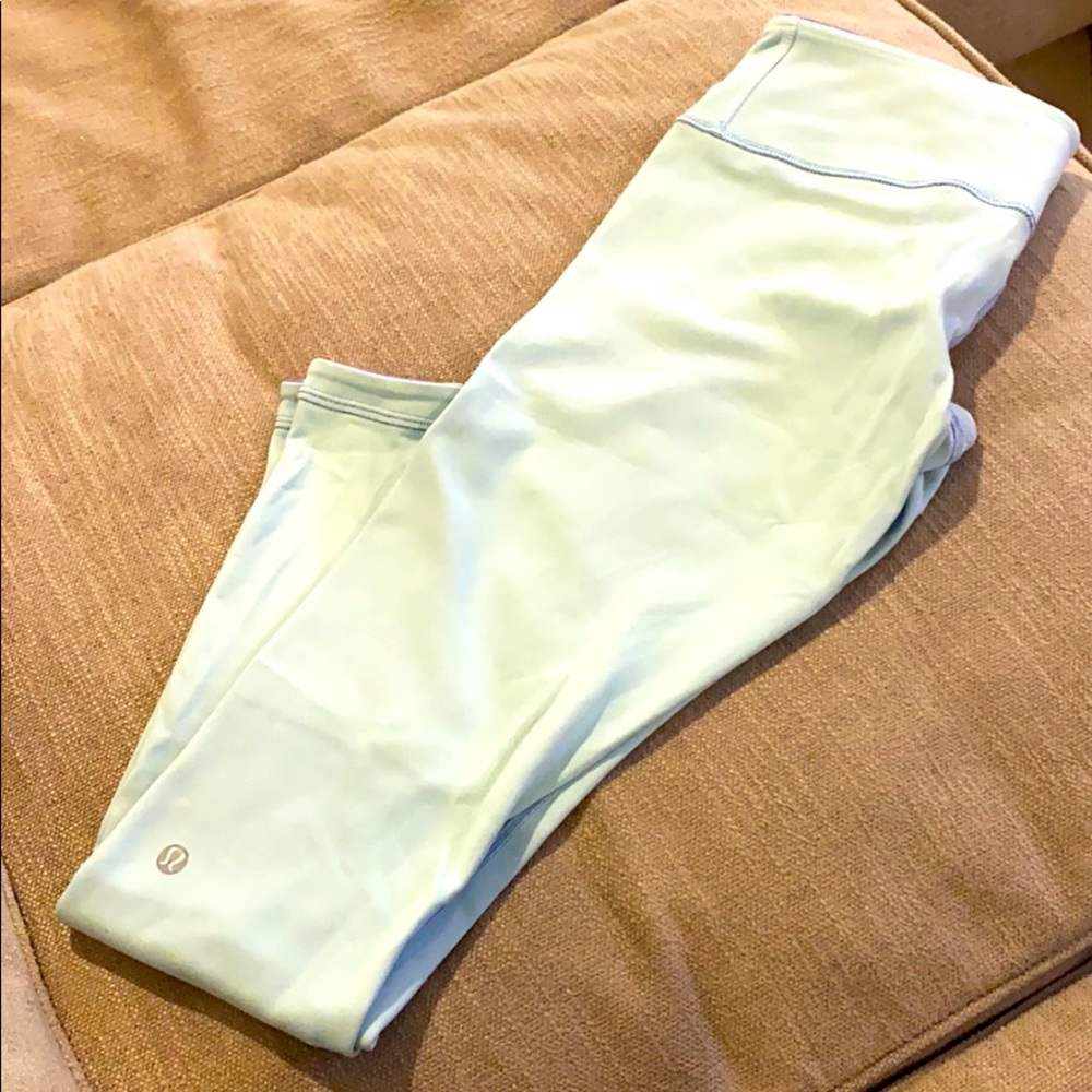 Lululemon Wunder Under reversible leggings size 8